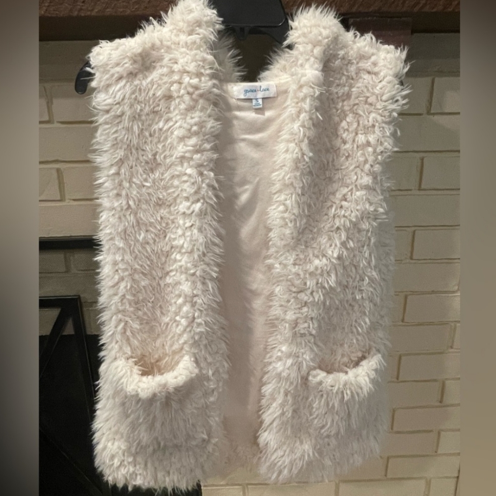 NWT Grace & Lace Fleece Vest - L